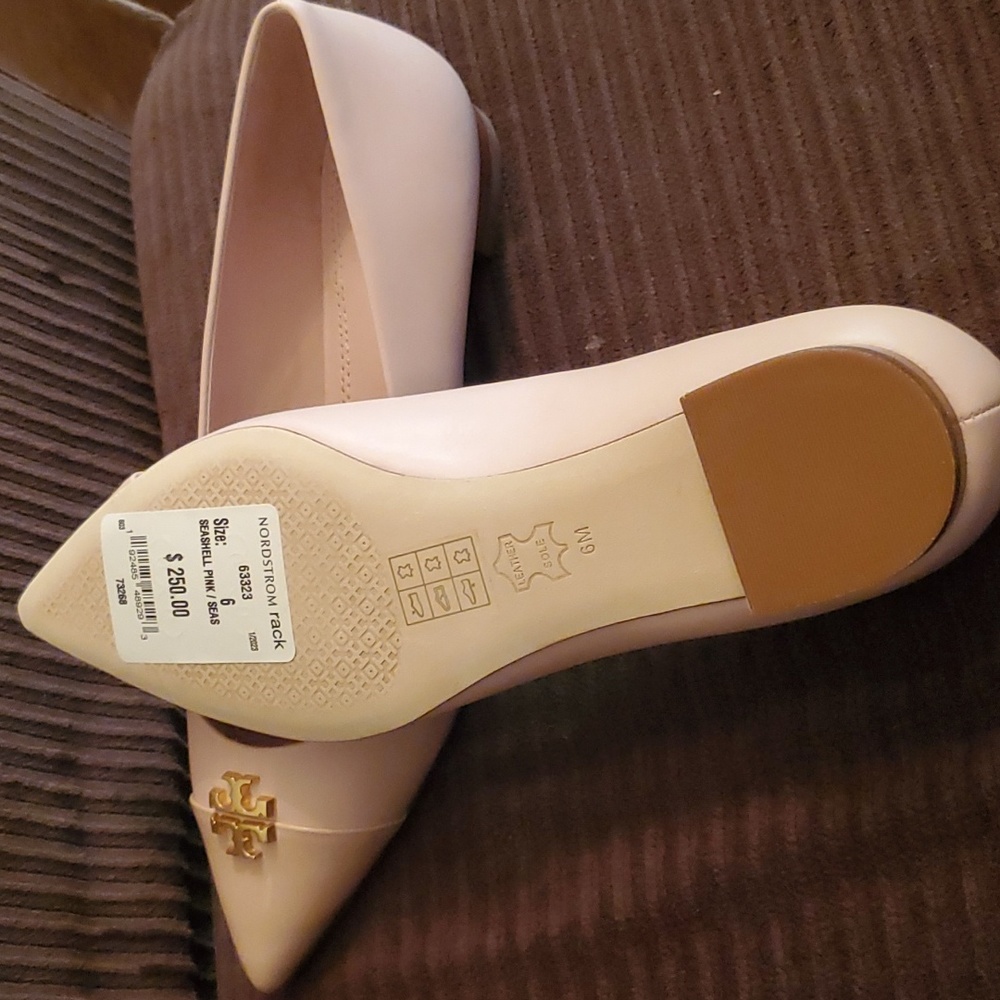 Seashell pink tory Burch shoes - Picture 3 of 3